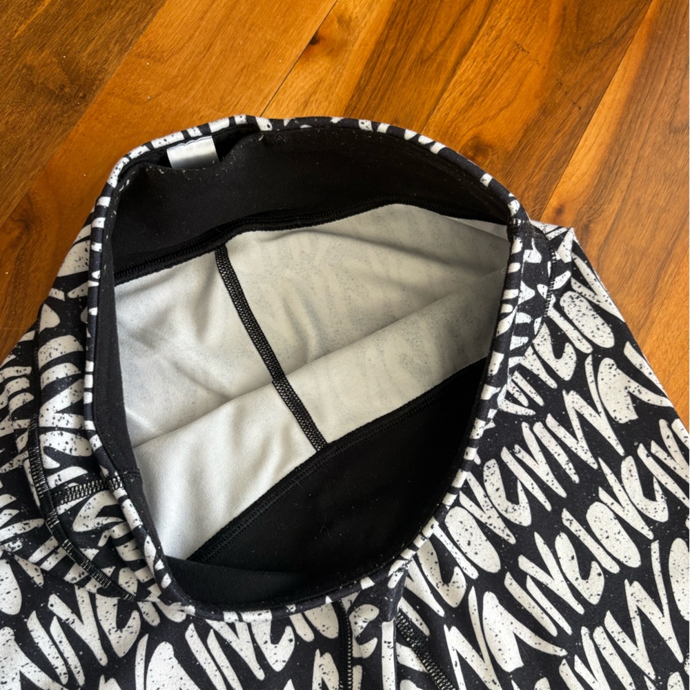 Ivivva by Lululemon Black and White Kids Leggings, size 12, USED - Picture 4 of 8